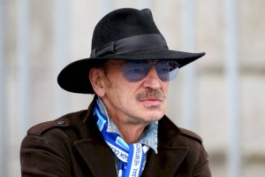 
                    Заболевший Боярский призвал всех вакцинироваться от коронавируса
                