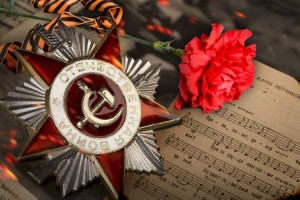
                    Полицейские Алматы исполнили песни военных лет для ветерана ВОВ
                