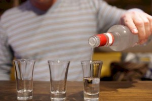 
                    Водку, не вызывающую похмелье, изобрели в России
                
