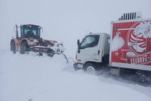 
                    За сутки из снежных заносов вызволены 125 человек и 64 единицы техники
                