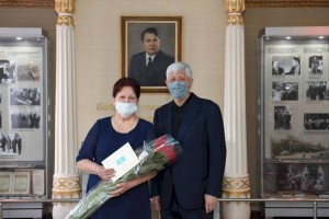 
                    Президент Токаев поздравили ветерана-педагога из Уштобе
                