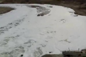 
                    Странной пеной покрылась река в Алматинской области: экологи выясняют причину
                