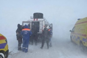 
                    Не доехали до больницы: как сотрудники МЧС спасли медиков и больных
                