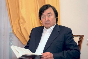 
                    У Олжаса Сулейменова и его супруги обнаружили коронавирус
                