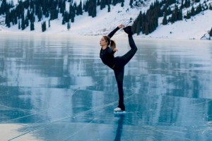 
                    Фигуристка станцевала на льду Капшагайского водохранилища
                