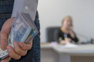 
                    11 человек в Алматинской области были поощрены за сообщения о взятках
                