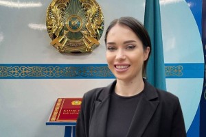 Одна из самых красивых амбассадоров казахского языка проголосовала на референдуме