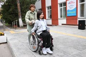 Равные права для всех: в Алматы граждане с особыми потребностями голосуют на референдуме