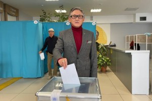 «Отдал свой голос за будущее своей страны»: писатель Бигельды Габдуллин проголосовал на референдуме в Алматы