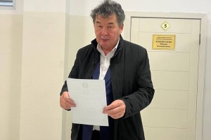 Представители Союза писателей Казахстана участвуют в голосовании на референдуме в Алматы
