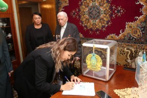 100-летний ветеран ВОВ из Алматы призвал казахстанцев принять участие в референдуме