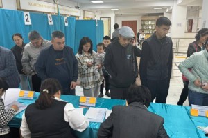 В Алматы на избирательных участках наблюдаются очереди
