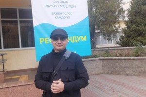 Известные алматинцы с раннего утра голосуют на избирательных участках