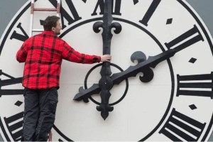 Как влияет на здоровье смена часового пояса, объяснили в Минздраве