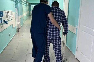 Алматинские врачи вернули пенсионеру возможность передвигаться
