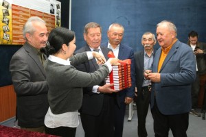 В Алматы прошла презентация книги художника Жумахана Кайрамбаева