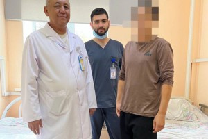 Алматинские врачи одномоментно провели несколько тяжелых операций пациенту