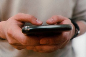 И смех и грех: ложный звонок с телефона лечащего врача сделал молодой пациент
