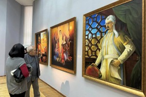 Ярких красок зимнему Алматы добавил член Союза художников РК Рахимжан Садыгулов