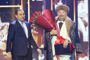 
                    В Алматы чествуют народного артиста Казахстана Тунгышбая           Жаманкулова
                