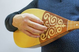 К 200-летию Курмангазы 200 домбристов устроили флешмоб