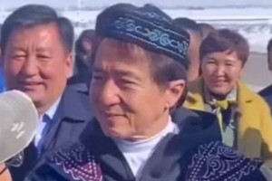 
                    Джеки Чан спел песню на казахском языке
                
