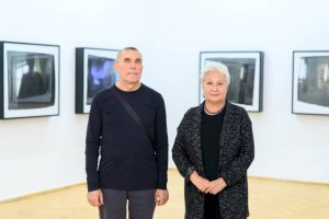 
                    Дополненная реальность: одна выставка сразу в двух локациях открылась в Алматы
                