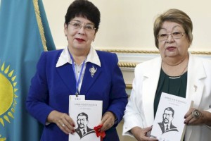 
                    Рукописи учителя нации: в Алматы прошла международная конференция, посвященная 150-летию со дня рождения Ахмета Байтурсынова
                