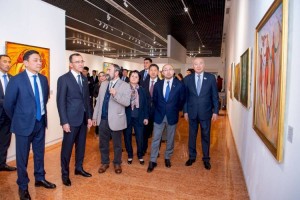
                    Спикер Сената встретился с деятелями искусств Академии художеств
                