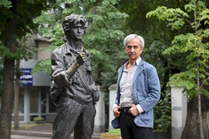 
                    В преддверии 60-летнего юбилея Виктора Цоя «Вечёрка» встретилась с художником-постановщиком фильма «Игла»
                