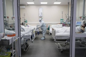 
                    В стационарах Алматы с диагнозом КВИ находятся 1442 человека
                