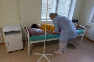
                    В стационарах Алматы с диагнозом КВИ находятся 1443 человека
                