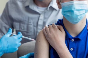 Более 555 тысяч казахстанцев вакцинировались Pfizer