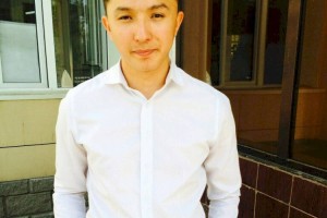 
                    Молодой художник Аскар Нурболат посвятил свою персональную выставку семейным ценностям
                