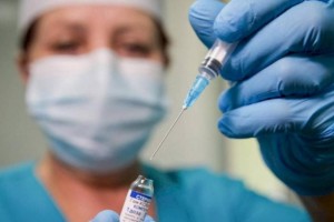 
                    В Алматы привились свыше  982 тысяч человек
                