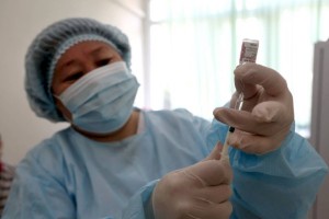 
                    В Алматы от коронавируса уже вакцинировались более 800 000 человек
                