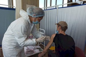 
                    Алматинцы продолжают активно прививаться от коронавируса...
                