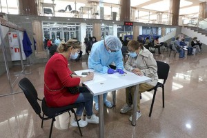 
                    Вакцинация защищает от всех существующих мутаций коронавируса
                
