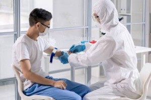 
                    Вакцина от COVID-19: ТОП-10 ответов на часто задаваемые вопросы
                