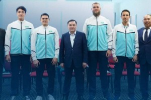 
                    Министр поздравил фехтовальщиков и борцов с выходом на Олимпиаду в Париже
                