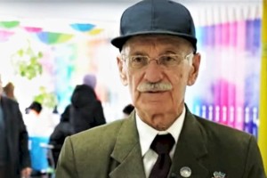 Председатель этноцентра «Ирныхас» проголосовал в Алматы