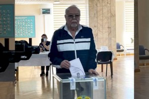 
                    Асанали Ашимов: Я проголосовал за будущее Казахстана
                