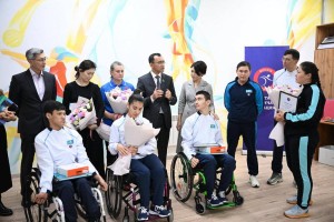 
                    Маулен Ашимбаев встретился с паралимпийской командой Казахстана по бочча
                