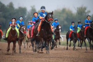 Лучших скакунов с наездниками выбрали в Алматы по итогам чемпионата Казахстана по байге