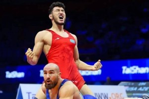 
                    Казахстанец Ризабек Айтмухан стал чемпионом мира по вольной борьбе
                