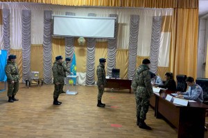 Солдаты Национальной гвардии РК проголосовали на выборах в Алматы