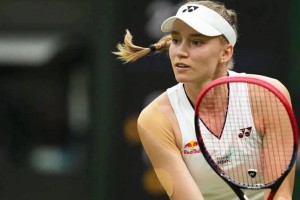 
                    Елена Рыбакина сложила полномочия чемпионки Уимблдона
                