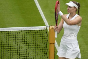 
                    Елена Рыбакина вышла в четвертьфинал Уимблдона
                