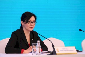 
                    Можно ли входить в кабинку для выборов двум и более людям: правила разъяснили в Алматы
                
