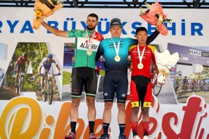
                    Велогонщик Astana Qazaqstan Team победил в третьем этапе турецкой многодневки
                